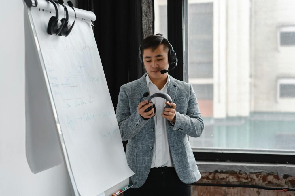 Pelatihan kelas Virtual Assistant dengan materi praktis dan sertifikasi online